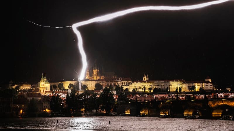 Česko zasáhly silné bouřky, objevil se i shelf cloud. MAPA ukazuje, kde spadlo nejvíce vody