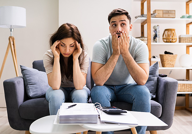 Vzrůstá počet lidí pod ekonomickým tlakem. Odnáší to jejich zdraví