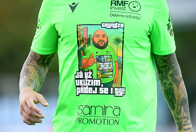 Grundza uklízel ghetto, teď je na dresu. Nepřizpůsobiví o pomoc nestojí, říká herec