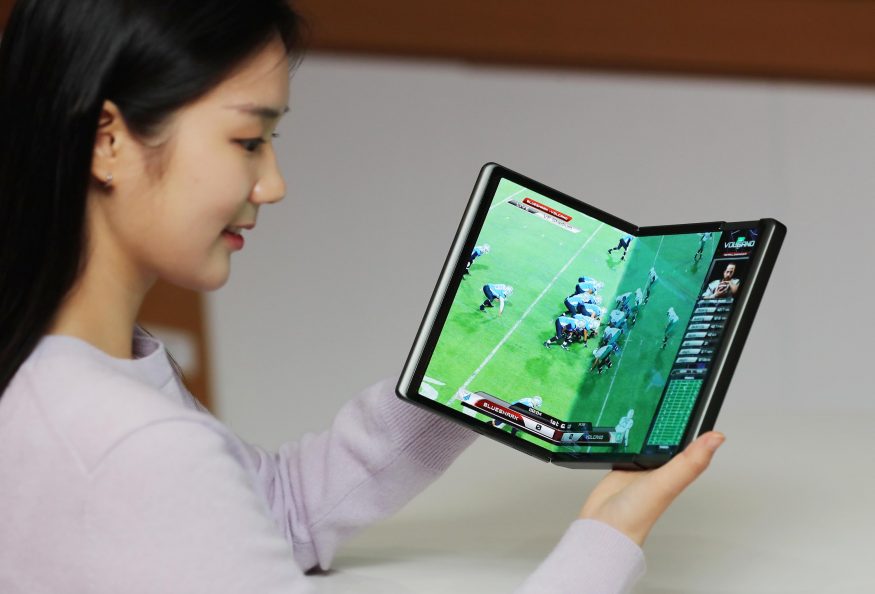 Trojitá skládačka od Samsungu údajně dorazí nečekaně brzy. Rozhodně ale nebude pro každého