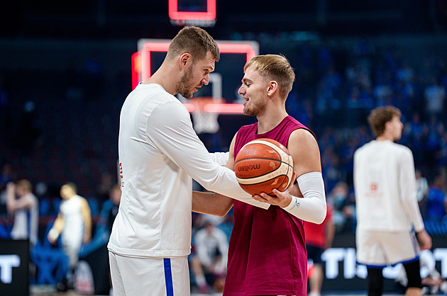 EuroBasket ONLINE: Jak se rozloučí Češi? V půli narostla jejich ztráta na čtrnáct bodů