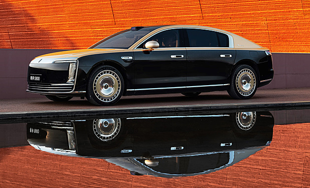 Čínský automobilový luxus vytlačuje z domácího trhu Porsche, Mercedes i Ferrari