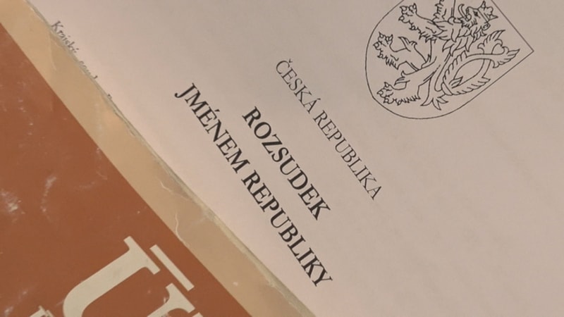 Znásilnil 8letou holčičku, olomoucký soud poslal problémového seniora za mříže. Navrhl i detenci