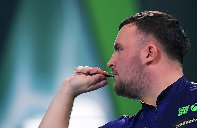 Mistr světa Littler na Czech Open končí v osmifinále, Humphries jde dál