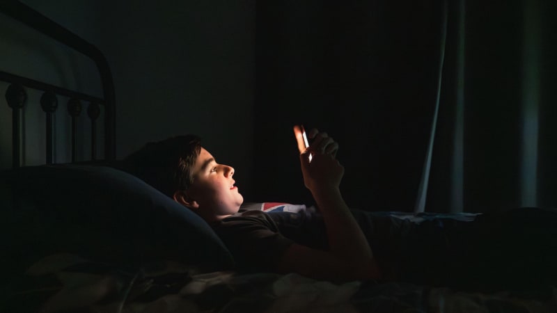 Chlapec si kvůli výzvě prokousl jazyk. Matka varuje před nebezpečným trendem v Británii