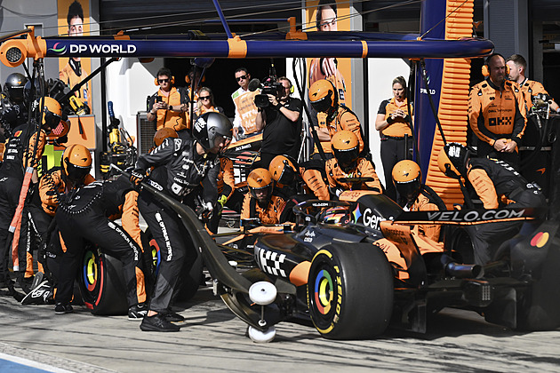 McLaren opět vytáhl kontroverzní taktiku, rýpl si i Verstappen: Já bych to neudělal