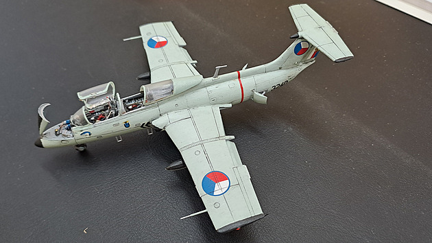 Nostalgie a vzpomínka z dětství stála za stavbou letounu L-29 Delfín