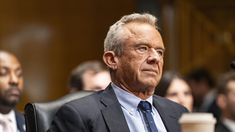 Válka Kennedyů. Bratr musí rezignovat, ohrožuje Američany, tvrdí jeho sestra