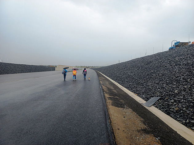 Vysoké Mýto vidělo svou D35. Davy dorazily na den otevřené dálnice po dešti