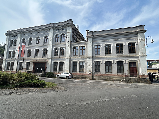 Největší kulturní centrum mezi Prahou a Berlínem. Fabrika v Semilech ožívá