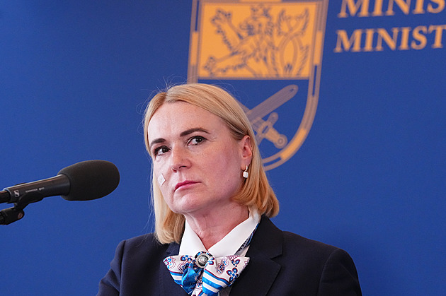 Tři české vrtulníky dorazí do Polska v řádu hodin, oznámila Černochová