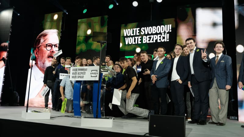 REPORTÁŽ: Absintová zeleň, samý antibabiš a Fialova naděje, že napodobí Klause