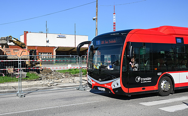 Zloději paralyzovali MHD v Trenčíně, z autobusů ukradli katalyzátory