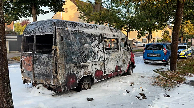 Exploze a požár domu v Mnichově. Policie našla další výbušniny a jednoho mrtvého