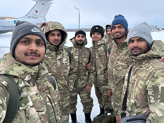 Putinova cizinecká legie: z Telegramu do zákopů. Kdo válčí v ruské uniformě a proč