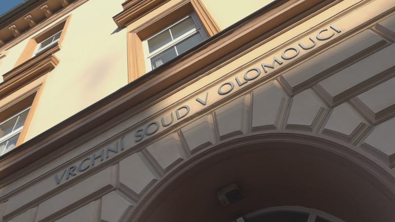 Jako patnáctiletá udusila své novorozeně. Označila se za zrůdu, soud jí potvrdil trest