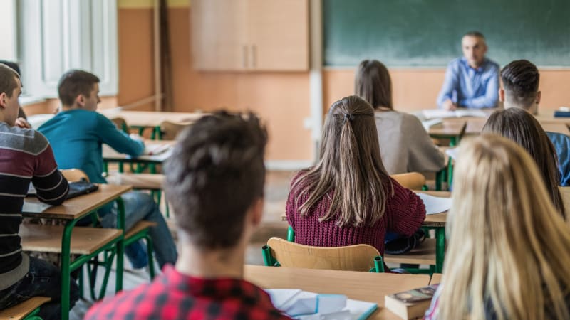 Spokojenost učitelů s platem se zvyšuje, ukázal průzkum. Mladí i tak ztrácejí zájem