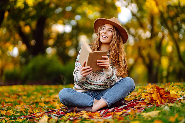Odbourá stres a zvedne náladu. Známe důvody, proč je čtení tak důležité