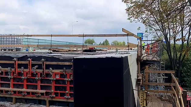 Žádná zimní přestávka, opravy silnic na severní Moravě letos stavbaři nepřeruší