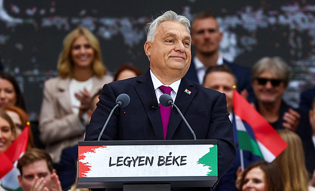 Mír lze uzavřít jen u nás, řekl Orbán na výročí povstání. Budapeští prošly davy