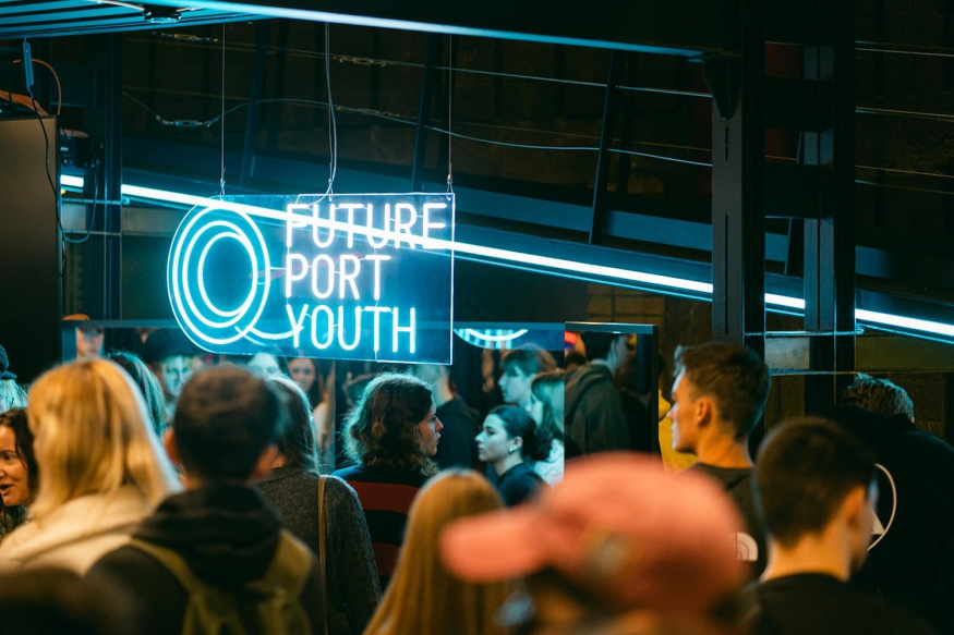 Prahu ovládne generace Z a technologie, které mění svět! Future Port Youth 2025 přiváží řečníky z celého světa