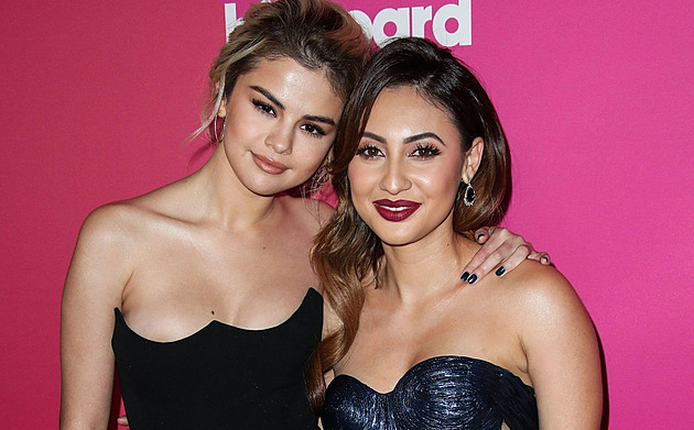 Darovala Seleně Gomezové ledvinu, pozvánky na svatbu se ale nedočkala