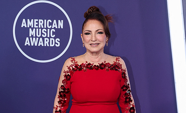 Býčí zápasy jsou kruté. Ať nahradí zvířata hologramy, navrhuje Gloria Estefan