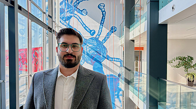 Velvyslanectví režimu nás sleduje, líčí student z Íránu. O rodině nemá žádné zprávy