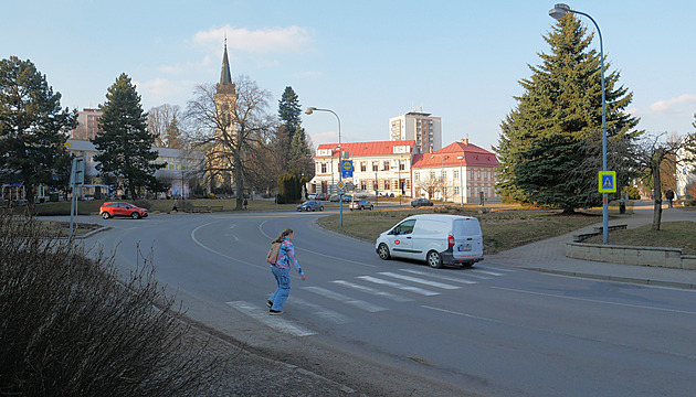 Konec nebezpečné Masarykovy ulice. Nové Město v létě zkrotí dopravu kruháčem