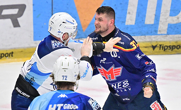 ONLINE: Promění mečbol? Kometa hraje o postup v Budějovicích, Kladno se Spartou