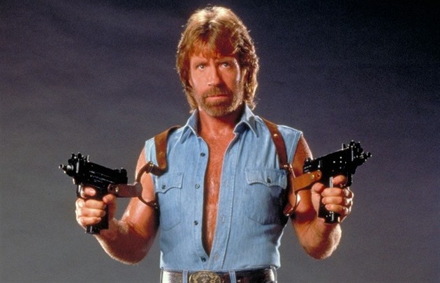 Snad se z toho brzy dostane. Fanoušci reagují na smrt Chucka Norrise