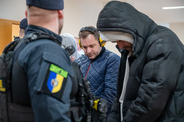 Ve vazbě kvůli fotbalové kauze skončili čtyři obvinění, mezi nimi Prokeš i Býma