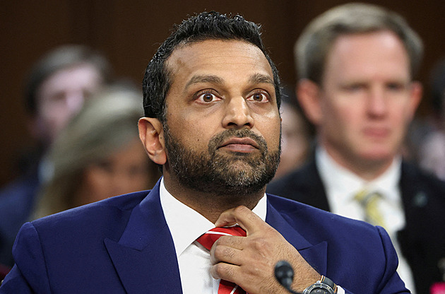 Hackeři napojení na Írán se nabourali do e-mailu šéfa FBI, zveřejnili jeho dokumenty