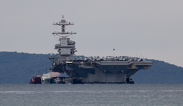 Od Íránu pro matrace ve Splitu. Na největší americké letadlovce je třeba řada oprav