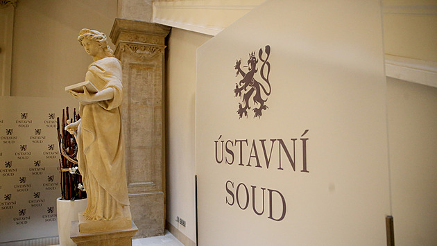 Ústavní soud rozhodl o smlouvě s Vatikánem. Je podle něj v rozporu s neutralitou státu