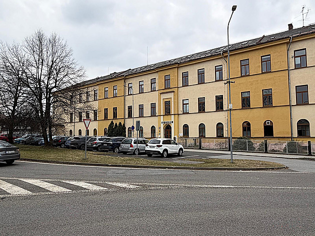 Diktátorské praktiky a nulová empatie, stěžují si. Jablonecké gymnázium zvažuje i stávku