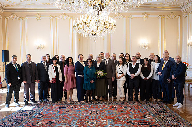 Prezident uvítal na Hradě dvě desítky romských komunitních pracovníků a lídrů