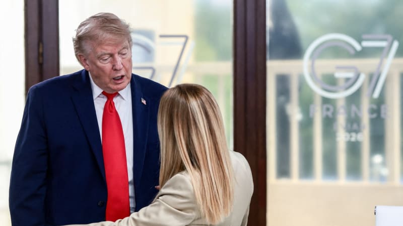 Trump: Meloniová mě úpěnlivě prosila o fotku, bylo mi jí líto. Urážka celé země, zní z Itálie