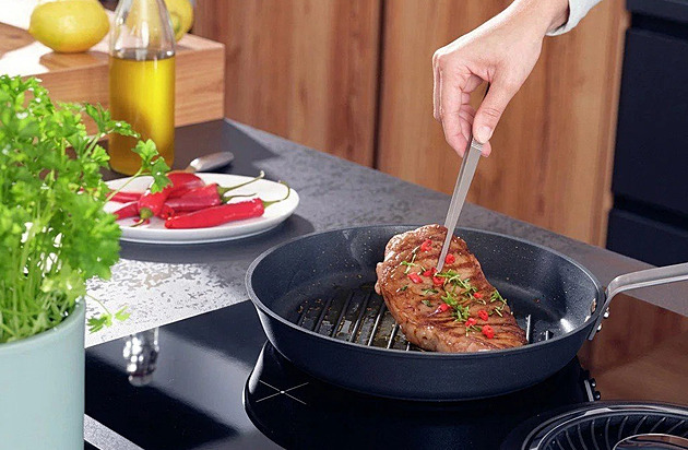 Od loupáčku po santoku. Třicet nožů, které vám zjednoduší život v kuchyni
